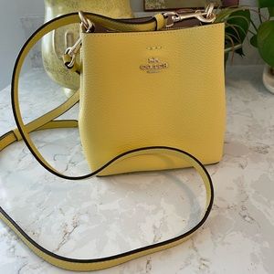 Mini Town Bucket Bag - Retro Yellow/Gold